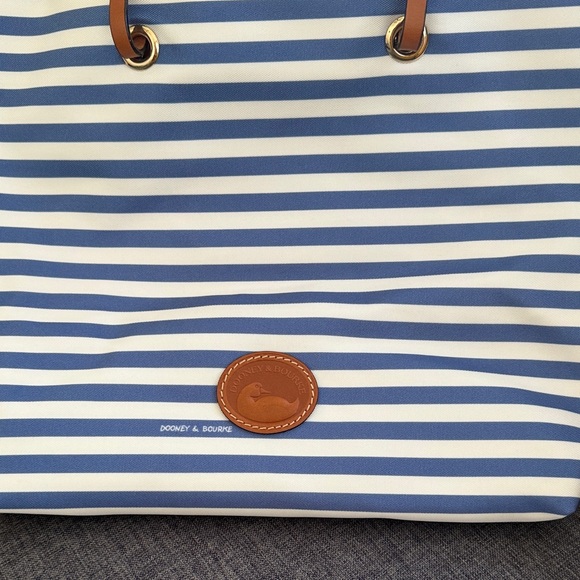 Dooney & Bourke Nylon Navy and White Striped Tote nautical NEW - Picture 4 of 8